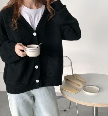 3色 ニット カーディガン 春 秋 かわいい きれいめ カジュアル ショート ショート丈 長袖 萌袖 Vネック ボタンダウン BIGシルエット ポケット 前開き 白 ホワイト 黒 ブラック 青 ブルー