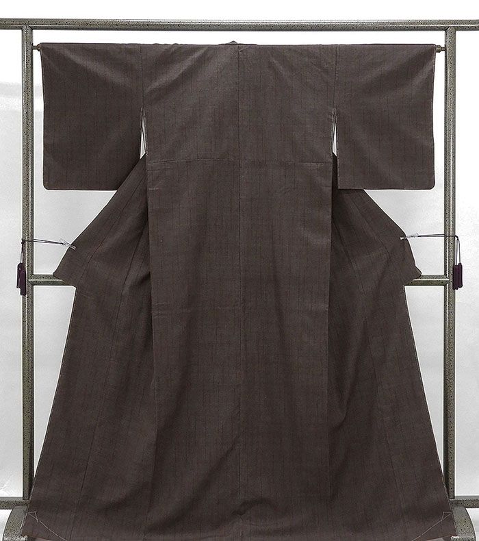 紬 正絹 おく玉 結城紬 亀甲絣縞模様 身丈169.5cm 裄丈64.5cm 手織結城紬 リサイクル 着物 b4008