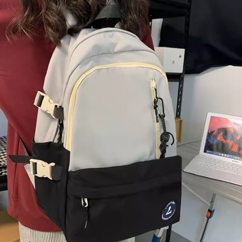 バッグ リュック バッグパック 大容量 多収納 多機能 便利 軽量 自立 ベルト ポケット ファスナー サイドポケット かわいい 大人可愛い シンプル カジュアル お洒落 かっこいい レトロ こなれ感