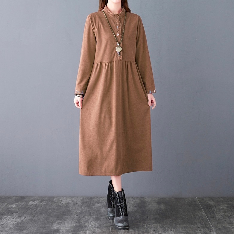 レディース ワンピース ミモレ 長袖 フリル襟 ハーフタートルネック Aライン 刺繍 ボタン ギャザー 切り替えデザイン コーデュロイ かわいい 大人可愛い シンプル カジュアル 上品 おしゃれ