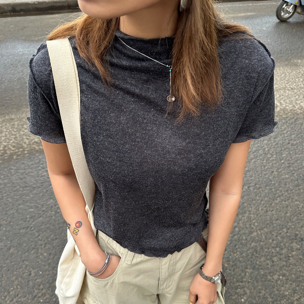 トップス カットソー プルオーバー ミディアム丈 半袖 ハイネック かわいい 大人可愛い きれいめ シンプル 上品 おしゃれ かっこいい レトロ きちんと こなれ感 個性的 主役級 存在感 抜け感