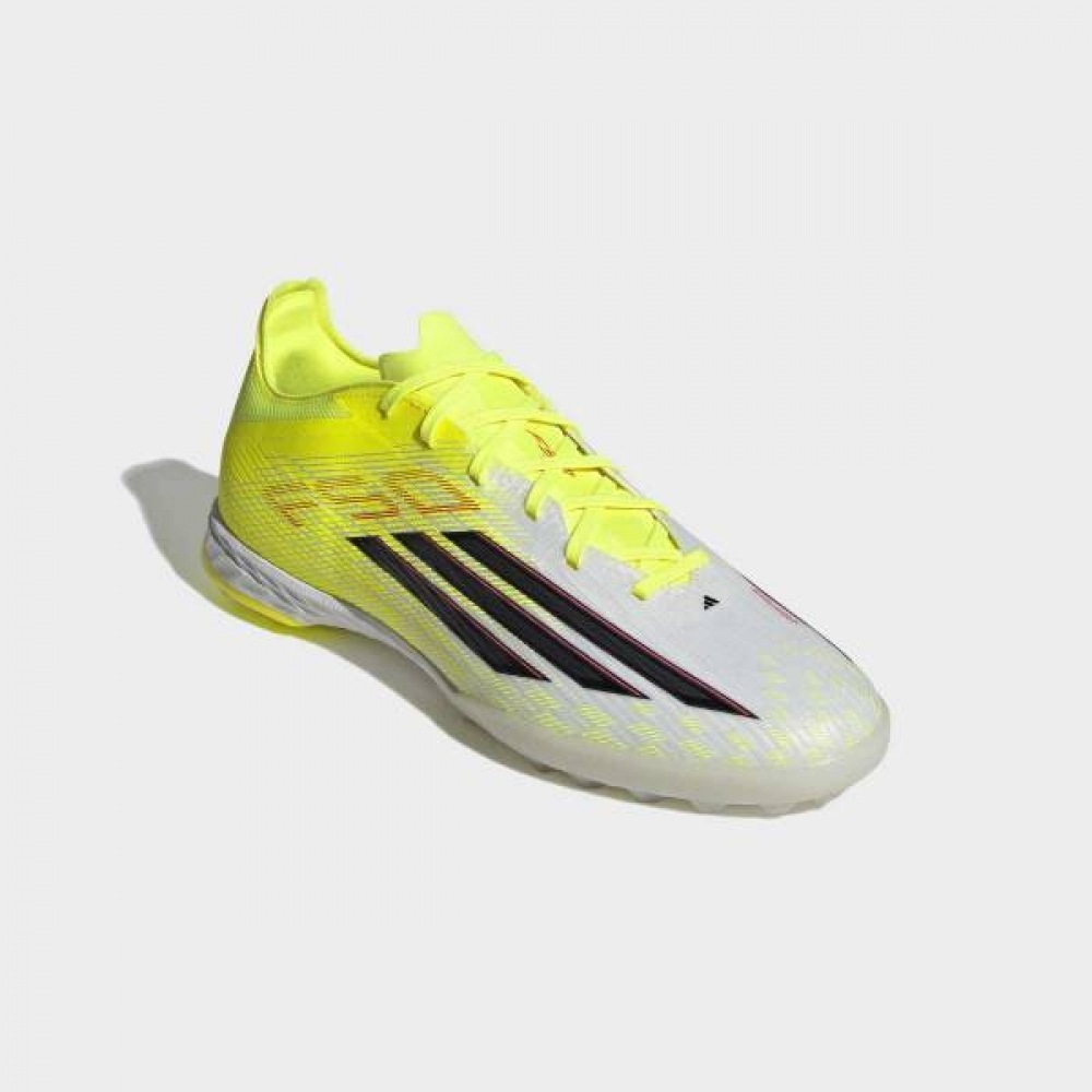 アディダス FOOTBALL F50 PRO TF 機敏な動きとスピードのための