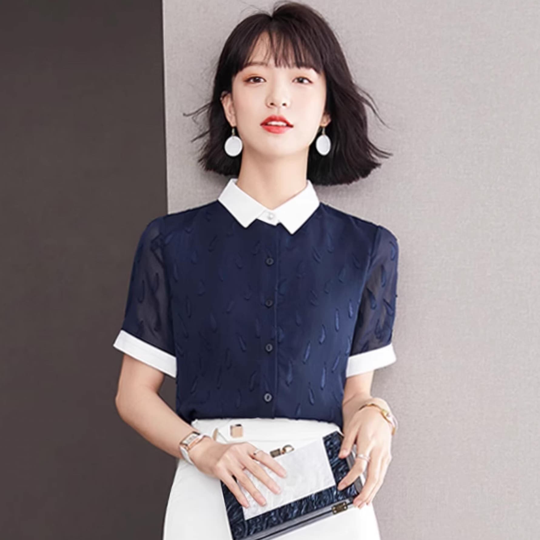 レディース トップス シャツ ブラウス 半袖 Vネック 襟付き 角襟 切り替え ドッキング フェミニン 前開き ヴィンテージ かわいい 大人可愛い きれいめ 上品 おしゃれ かっこいい レトロ 4,844円