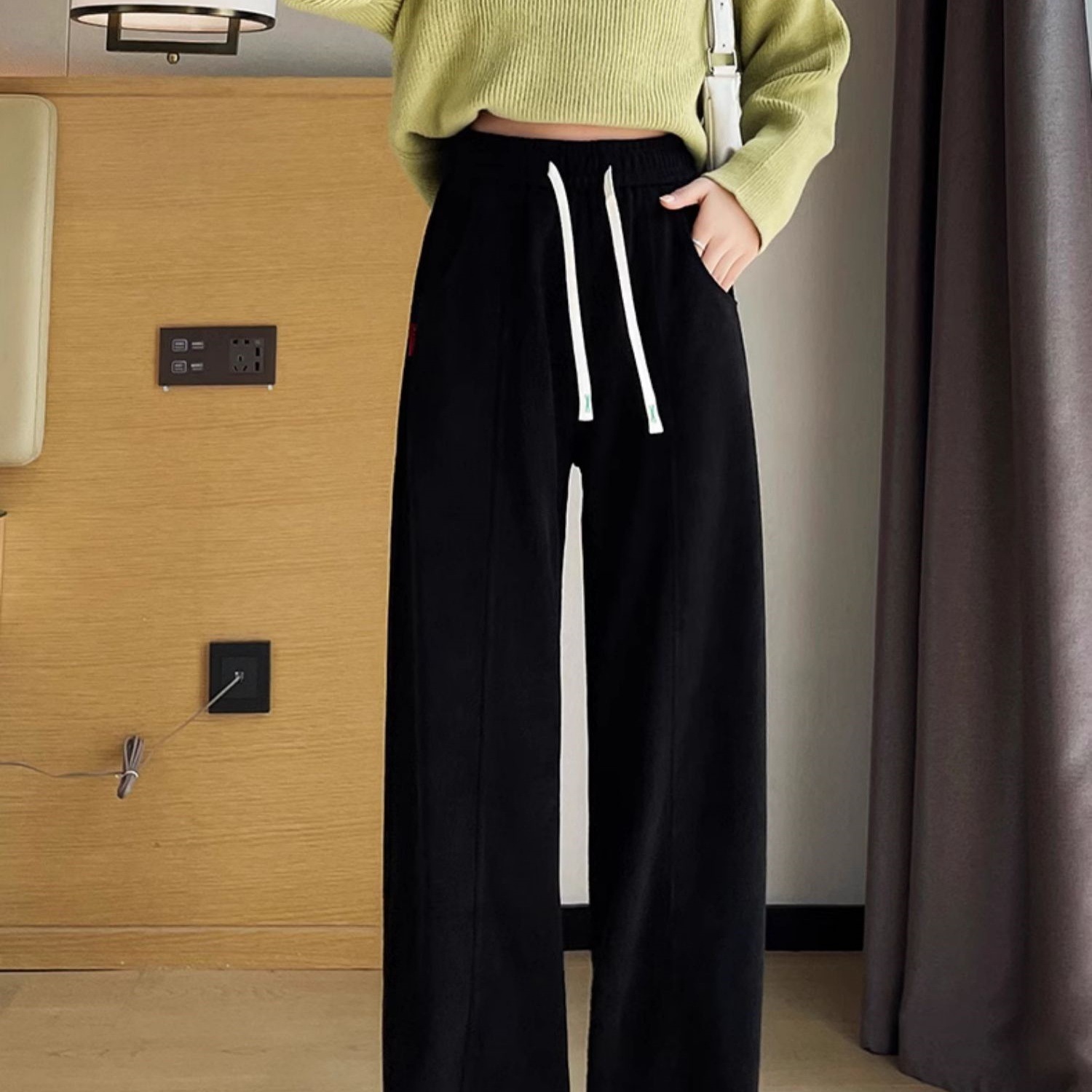 ボトムス パンツ ロングパンツ ストレートパンツ ウエストゴム ポケット かわいい 大人可愛い きれいめ シンプル 上品 おしゃれ かっこいい カジュアル こなれ感 個性的 主役級 存在感 抜け感