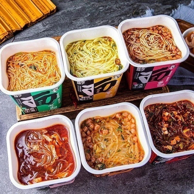 「1つ買うと1つ無料」即席サイロ箱ごとインスタントフード調理不要すぐに食べられるサラリーマン重慶小サイロ麻辣湯酸辣湯樽型