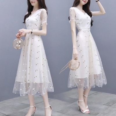 フレアワンピース ワンピース フレアワンピース ワンピドレス 膝丈 ひざ丈 袖あり 半袖 Vネック フレア Aライン 刺繍 チュール ハイウエスト 透け感 ポリエステル かわいい 大人可愛い きれいめ