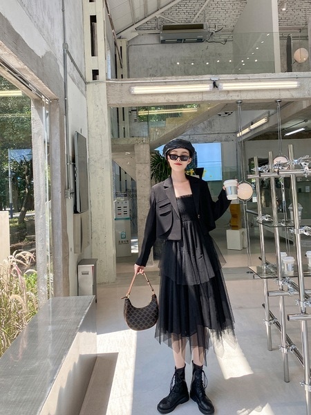 上品でおしゃれなデザインのガーゼスカートスーツ