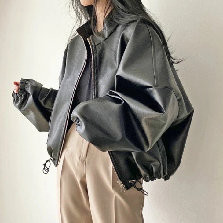 レザー ジャケット ジップ ショート丈 ブルゾン ジャンパー アウター レディース 可愛い 流行 カジュアル きれいめ シンプル 大人可愛い 春 秋 冬 無地 羽織り ゆったり 大きめ オーバー