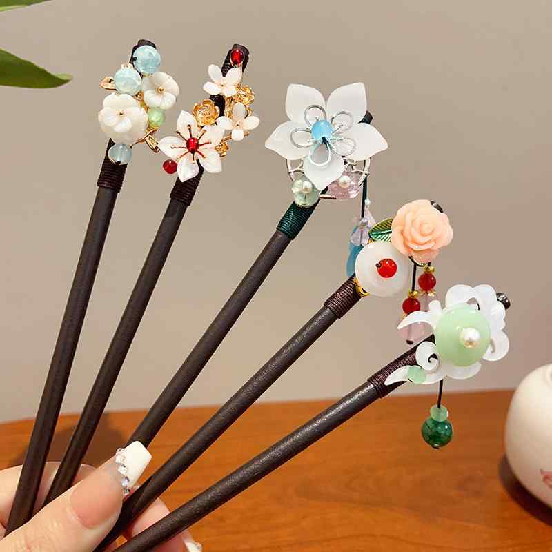 かんざし 一本 レディース ヘアアクセサリー 髪飾り 和装 和服 スズラン ヘアピン タッセル 花 漢服 装飾