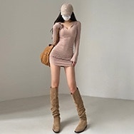 ワンピース ミニ ミニ丈 ショート ショート丈 Vネック スリム タイト 細身 薄手 大人 おしゃれ お洒落 かっこいい クール モード系 セクシー 主役級 存在感 無地 春 夏 秋 冬