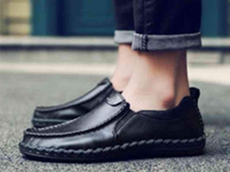 スリッポン スニーカー 冬 防水 春 ホワイト シークレットシューズ レザー ローファー ブラック 結ばない 夏 疲れない ウォーキング ランニング ブーツ 革 秋 メンズ 厚底 身長UP 赤 幅広