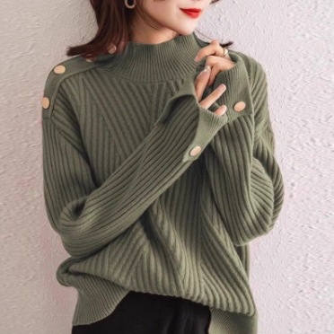 レディース トップス ニット セーター プルオーバー ミディアム 長袖 ドロップショルダー ハイネック スリム 細身 フェミニン 伸縮性 コンサバ ボタン かわいい 大人可愛い きれいめ カジュアル