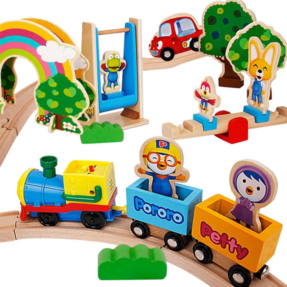 ポロロ原木電車遊び