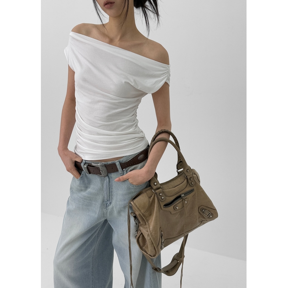 ブラックアップニソンドレープシャーリングオフショルダー