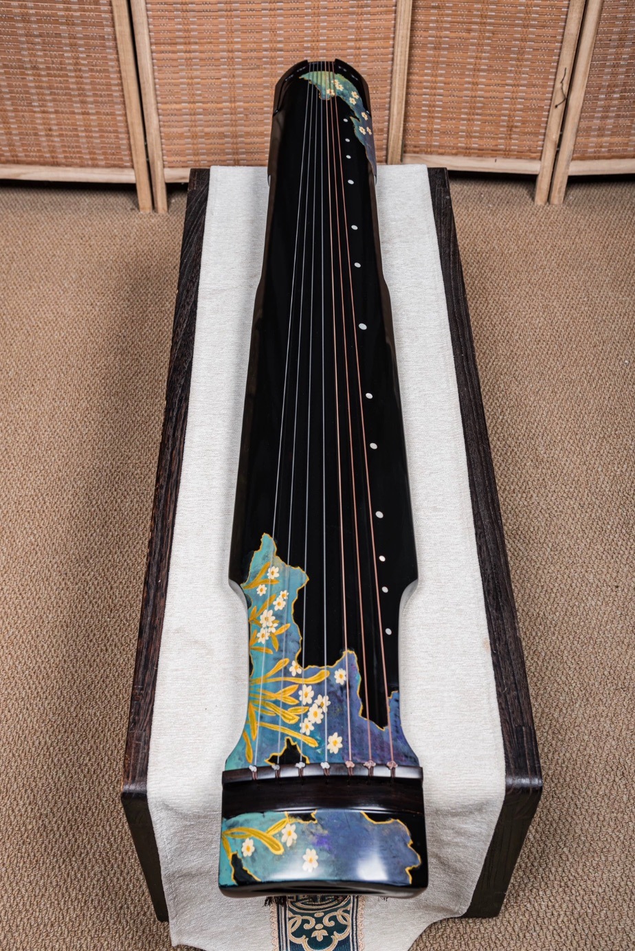 古琴 仲尼式 花園の模様 杉の木 プロの演奏 中国の弦楽器