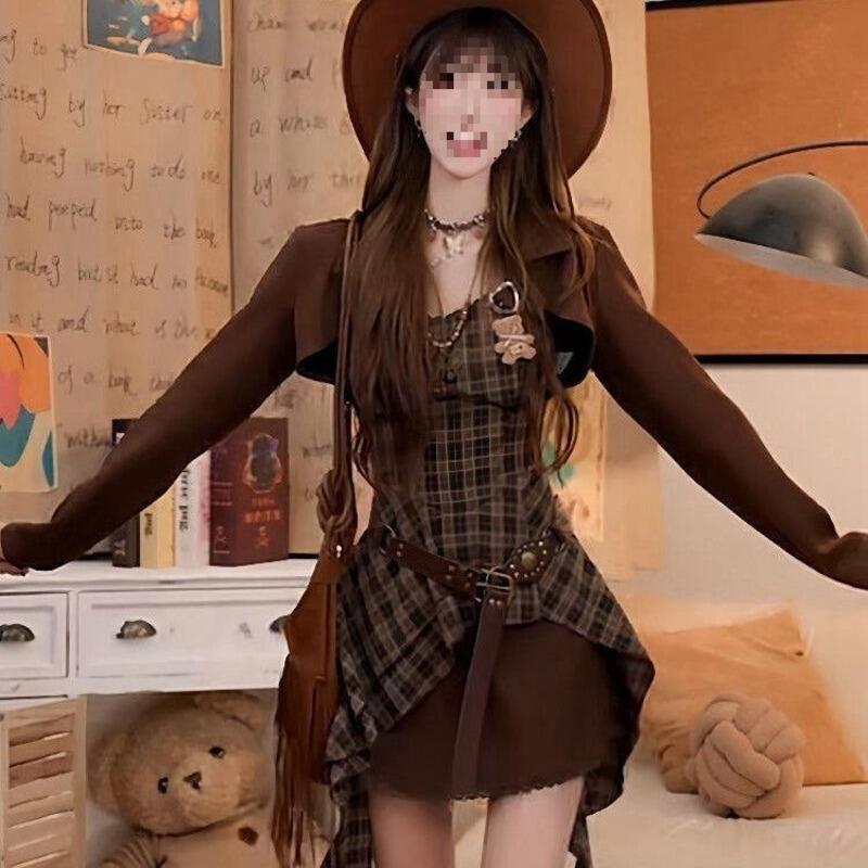 かわいいとセクシーな冬のドレスラッドロールプレイングウエストCinchingセットキャミソール秋のカーディガン不規則なコートヴィンテージチェック柄のドレス