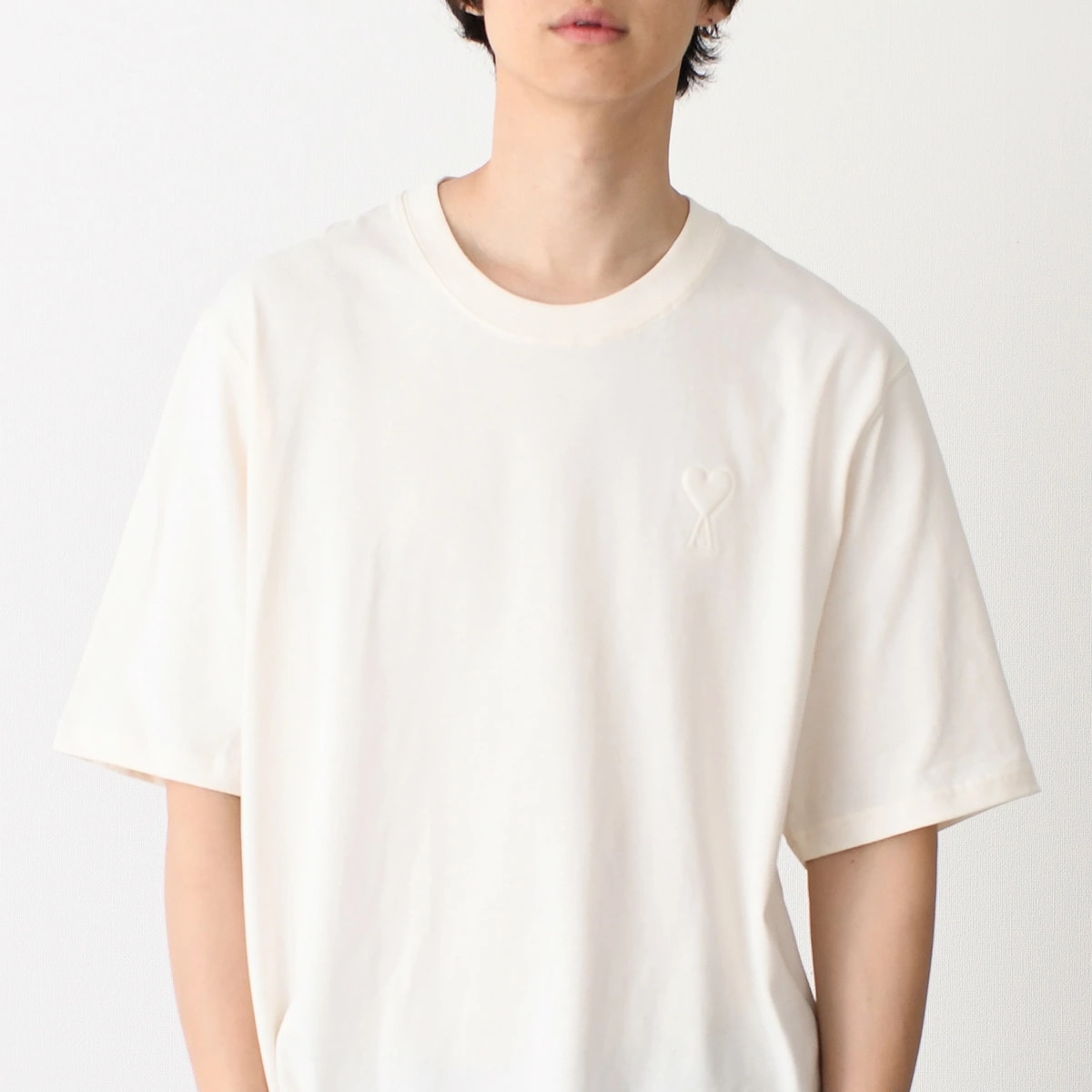 Tシャツ トップス ヘビーコットンジャージー エンボス UTS357 726 AMI ALEXANDRE MATTIUSSI メンズ ユニセックス ホワイト 白 春夏