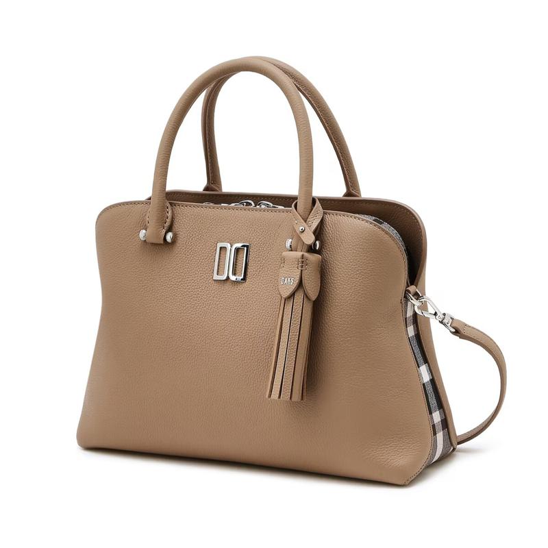 DCBA6E760I2 [タータンコンビ] ベージュDDロゴレザーハンドバッグ