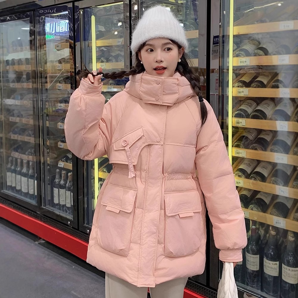 ピンクのダウンジャケットの女性のショート冬 2025 新しいスモールスリムデザインニッチ韓国ストリートジャケット