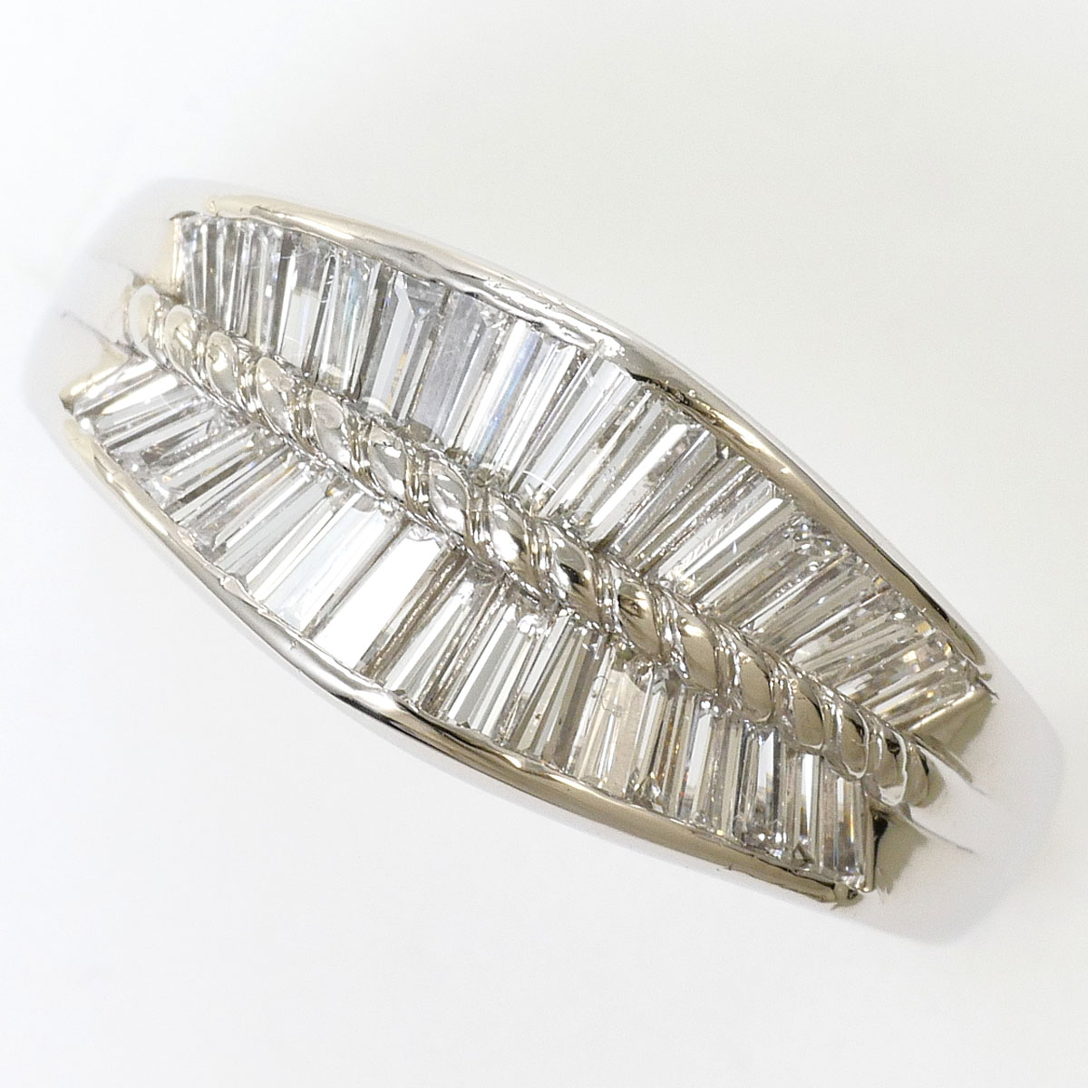 PT900 プラチナ リング・指輪 11号 ダイヤモンド 0.71 ct 鑑別書 総重量約5.7g 中古