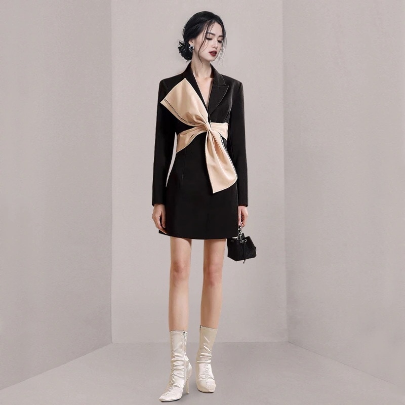 ドレス ワンピース ワンピースドレス ワンピドレス ショート ショート丈 膝上 長袖 Vネック 襟付き スレンダー スレンダーライン タイト スリム アシンメトリー 切り替えデザイン リボン