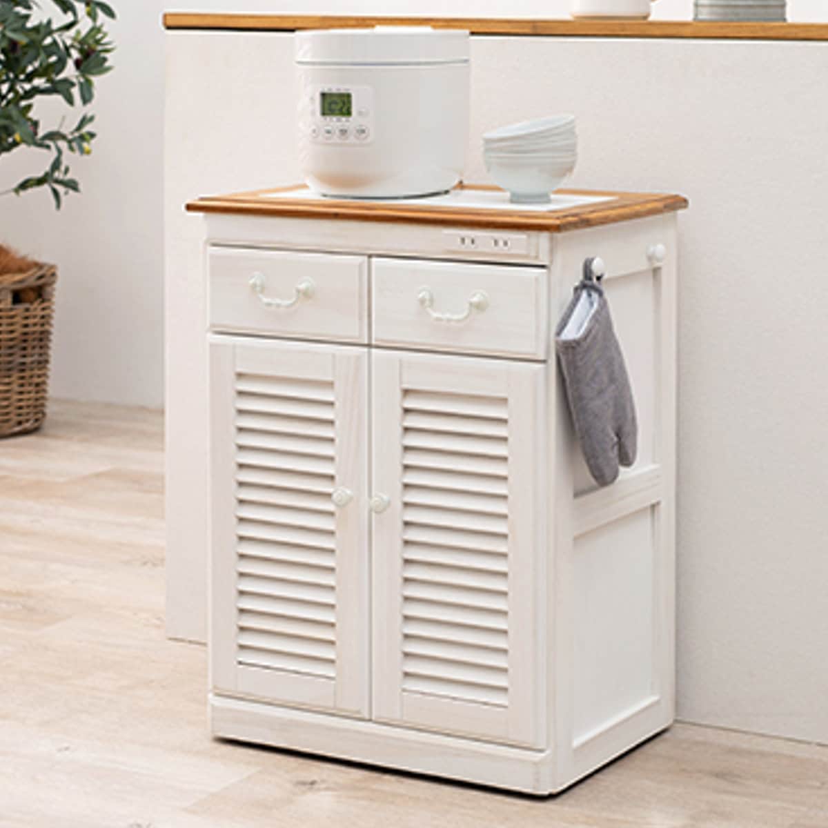 キッチンカウンター タイル天板 コンセント付 幅52cm キッチンラック キッチンボード キッチン収納 天然木 コンパクト 家電収納 レンジラック ルーバー扉 キャスター付き 木製