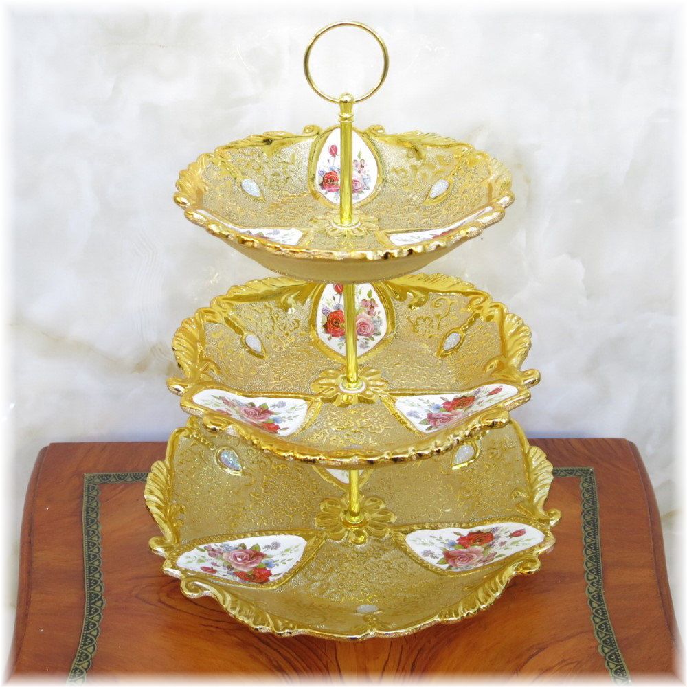 【送料無料！】可愛いデザイン！新品 インテリア小物 アンティーク調 可愛い 3段プレート 置物 小物入れ