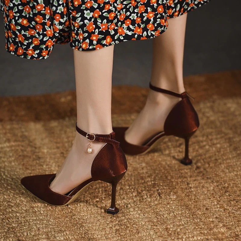 パンプス ハイヒール2024春秋新作中空フレンチ乙女シングルシューズ細ヒール黒ワーキングシューズ夏 スタイルアップ！ヒールパンプス