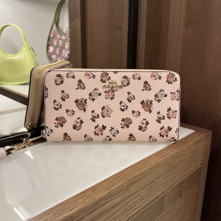 即発 正規品 USA直送 アウトレットレディース 大容量ストラップ付長財布 CZ329 08XKE