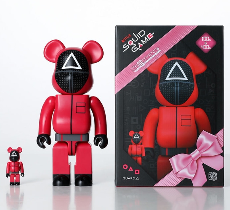 【限定1個】 Bearbrick x Squid Game Guard Triangle 100% & 400% Set