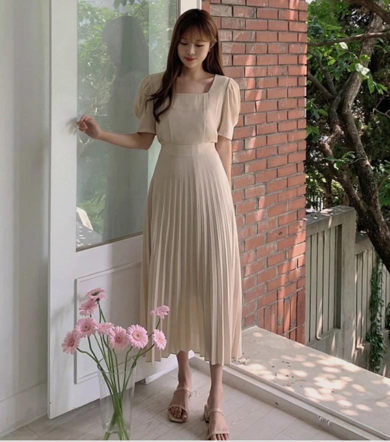 ワンピース ロングスカート プリーツスカート ロング丈 袖あり 半袖 パフスリーブ スクエアネック Aライン プリーツ バックリボン ハイウエスト かわいい 大人可愛い きれいめ シンプル 大人 上品