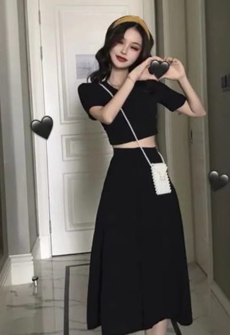 セットアップ 上下 2点セット 肌見せ トップス ショート丈 クロップド Vネック 半袖 前開き へそ出し スカート Ａライン ミディアム丈 ミモレ丈 ハイウエスト フロントボタン かわいい 大人