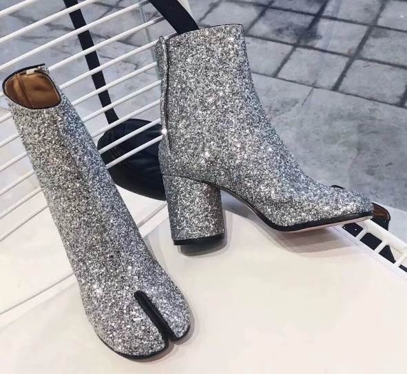 異国風 レディース ブーツ ショートブーツ ハイヒール 太ヒール 8cm 美脚 脚長 足袋風 馬蹄風 6,017円