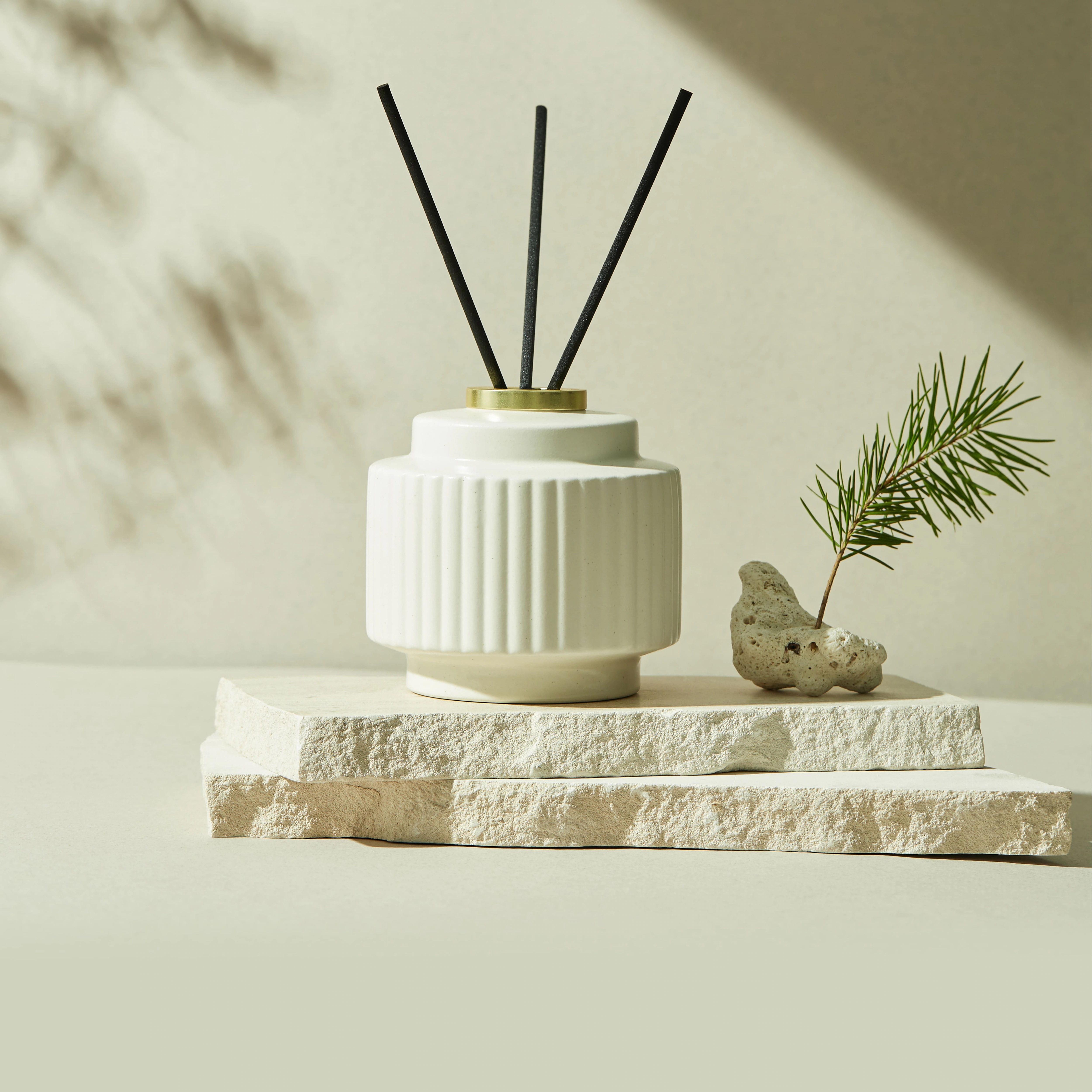 カービング ディフューザー 300ml Garden Breeze ルームフレグランス 大容量 芳香剤 韓国コスメ 正規品 Olive Young
