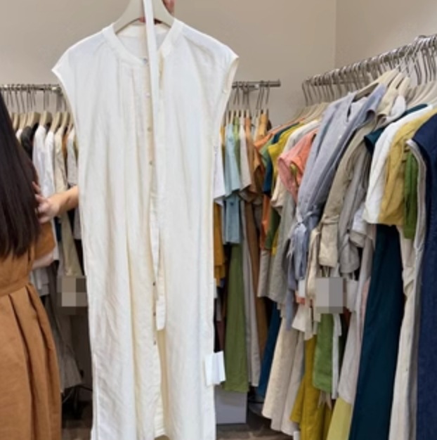 ワンピース シャツワンピース ロング丈 かわいい 大人可愛い きれいめ シンプル カジュアル 大人 上品 おしゃれ お洒落 大人女子 こなれ感 個性的 主役級 存在感 美容師 メイクアップアーティスト