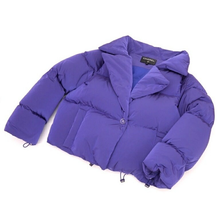 シャネル CHANEL ショート丈ダウンジャケット ウルトラバイオレット(64200)