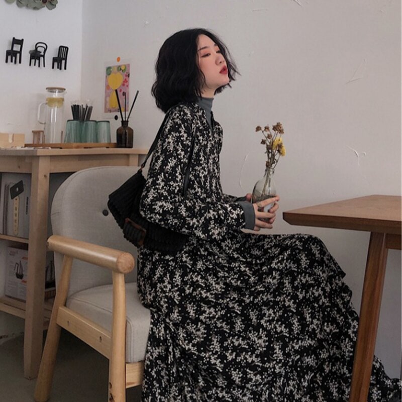 ワンピース レディース 長袖 ロング Vネック フリル フレア レトロ 個性的 存在感 かわいい 大人可愛い きれいめ カジュアル おしゃれ 春 秋 ママ 学生 デート 楽ちん 普段使い ブラック