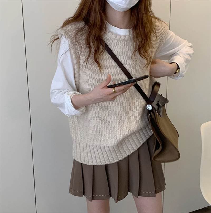 トップス ニット ベスト ミドル丈 ノースリーブ ラウンドネック ストレート かわいい 大人可愛い きれいめ シンプル カジュアル おしゃれ お洒落 メンズライク ガーリー 無地 春 秋 10代 20