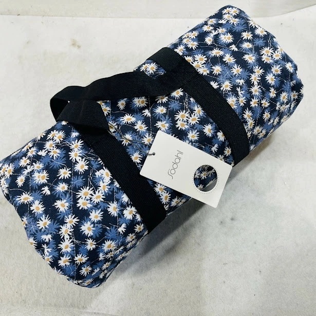 【新品】ソダールソダール デンマーク 北欧デザインブランド ピクニックブランケット レジャーシート ビーチマット 折り畳み式 130x170cm Bellis Indigo/Camel 25128 S