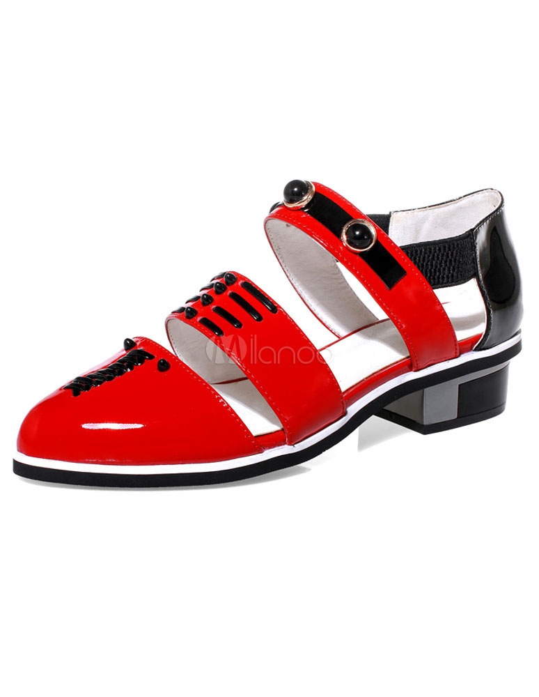 女性のためのレッドアーモンドトウ特許PUアッパートレンドフラッツ