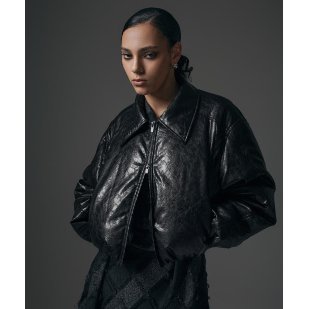 TREEMINGBIRD Glossy Leather Short Padding Jumper Black