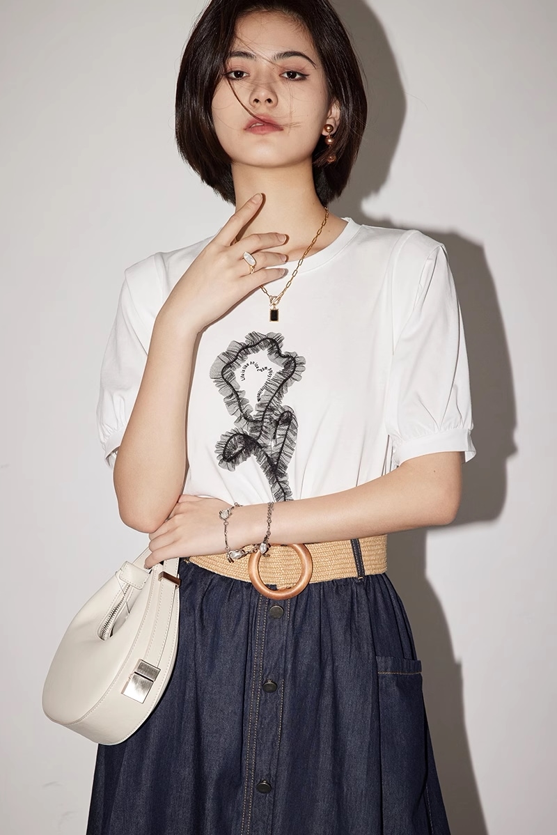 ファッション オールマッチ 白 半袖 レース 装飾 レター デザイン 通勤 Tシャツ 女性 個性的 トップス Tシャツ 白トップス 袖あり 半袖 5分袖 五分袖 カジュアル おしゃれ お洒落