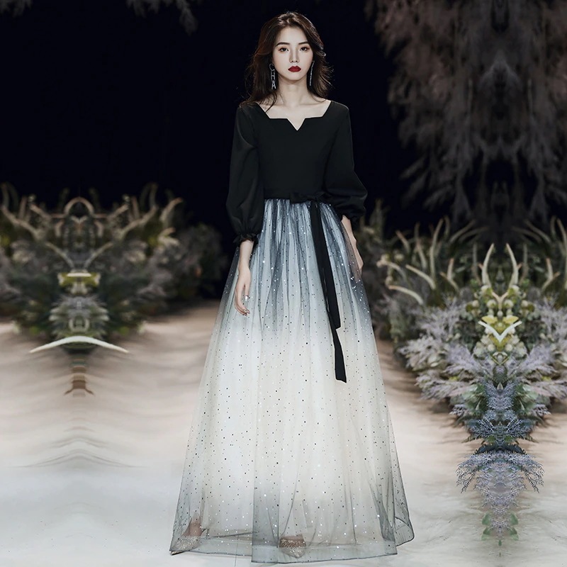 【2枚購入で 3oo円OFF！】黒のイブニングドレス妖精のようなロング星空グラデーション夢のような女性風の質感の小さなドレス