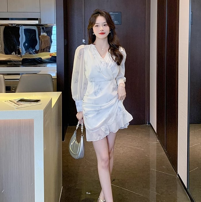 ワンピース ワンピドレス ひざ丈 Vネック フィッシュテール かわいい 大人可愛い きれいめ カジュアル 大人 上品 おしゃれ お洒落 かっこいい 大人女子 ラブリー ガーリー 個性的 クール