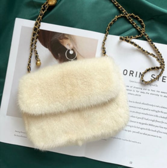 バッグ ショルダー レディース 韓国 個性的 コンパクト ファー かわいい 大人可愛い きれいめ お洒落 上品 オフィス ＯＬ デート 通勤 パーティー 普段使い 高見え 格上げ モテ 謝恩会 二次会