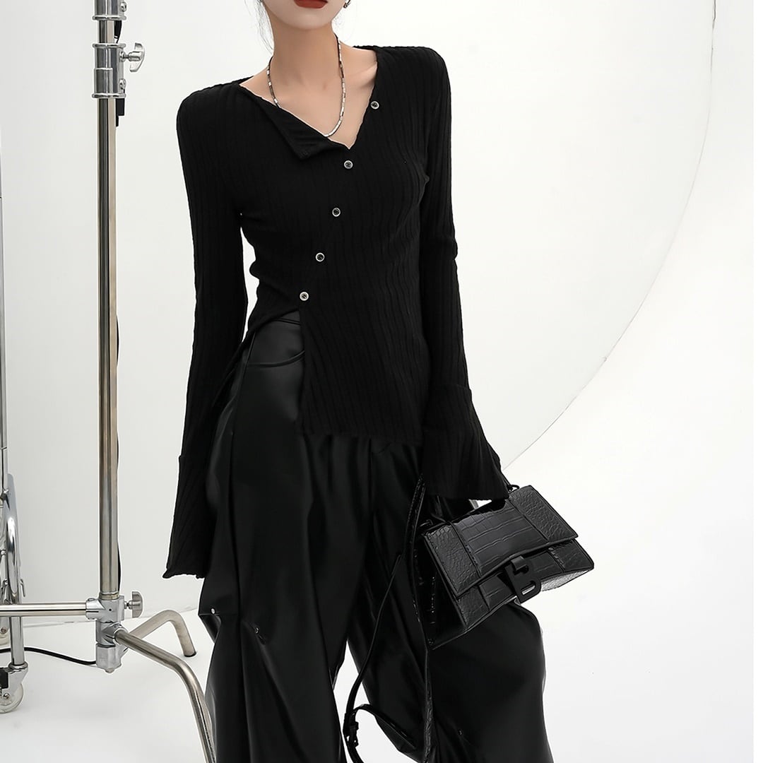 Diagonal Button V neck Tops E5022