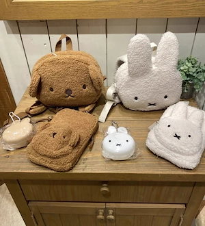 ミッキー ミッフィー ウサギの親子 ラムヘア クロスボディバッグ バッグ かわいい ボリスブラウン ウォーキングリュック