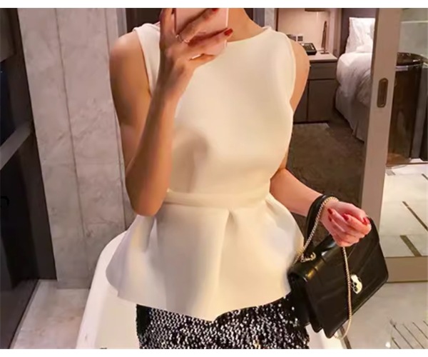 レディース トップス カットソー プルオーバー ミドル丈 袖なし ノースリーブ ラウンドネック ペプラム フェミニン フリル ウエストマーク ふわふわ ハイウエスト 薄手 大人可愛い きれいめ