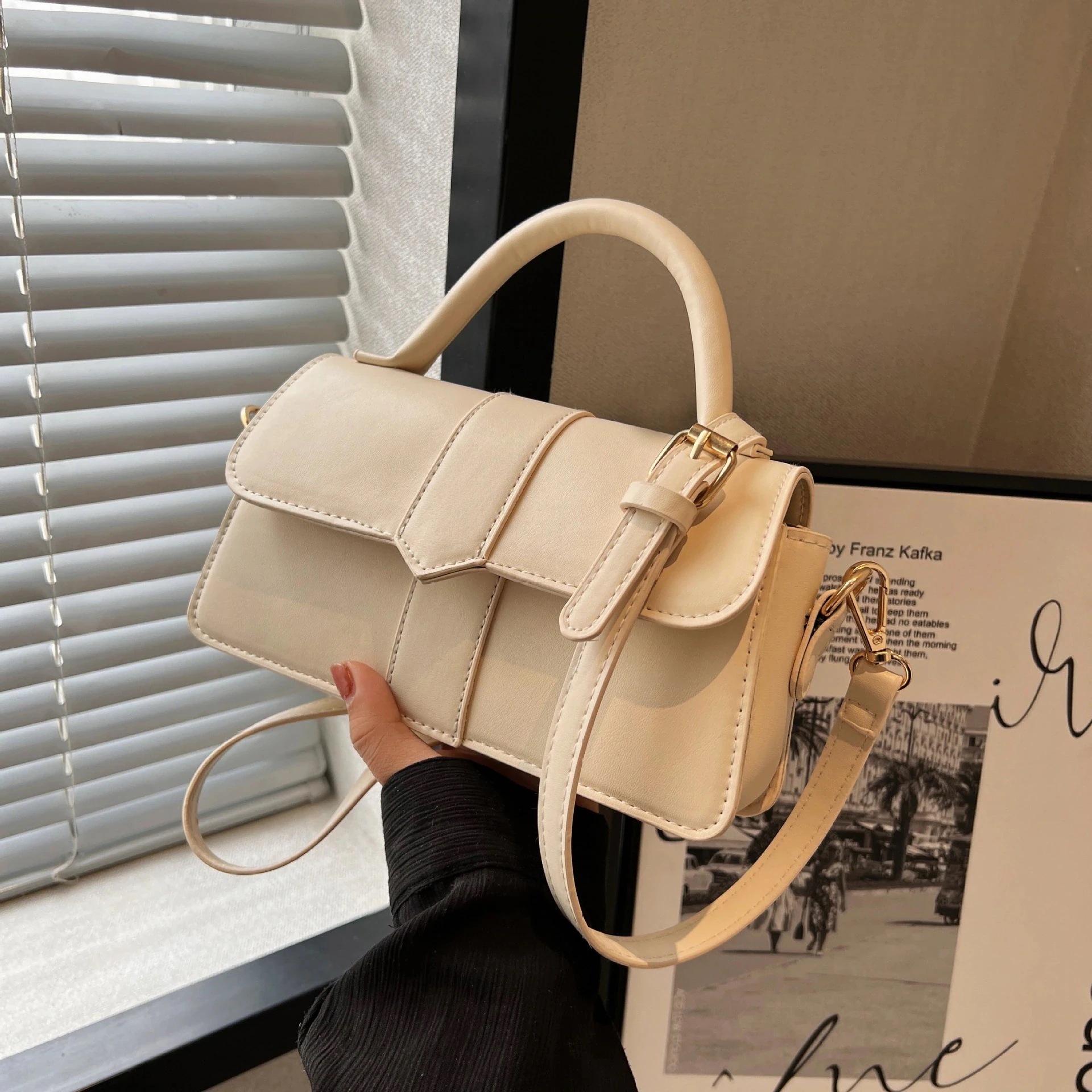 今年の流行 おしゃれ ハンドバッグ 百掛け ショルダーバッグ ins ニッチデザイン 斜め掛けバッグ