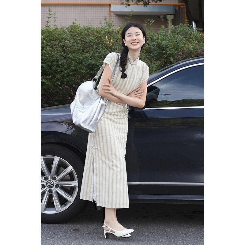 ワンピースドレスドレスロスボの古代スタイルのフルオープンの若い女の子の文学レトロレトロな長いストライプチョンサム